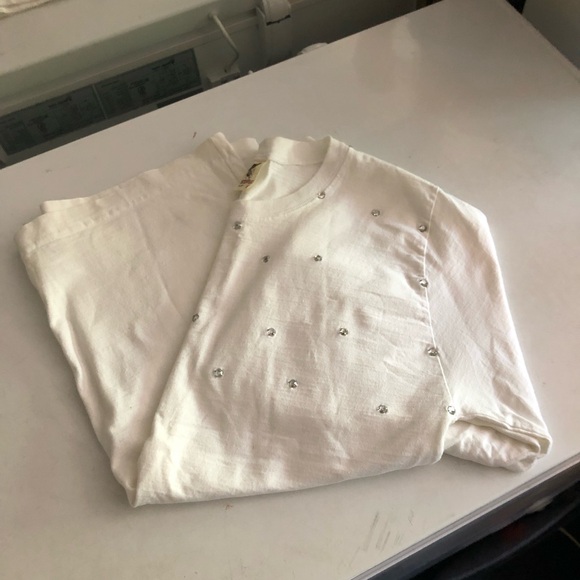 Vintage heavy cotton white long sleeve tee shirt. Size M  20””across, 22” long - Picture 4 of 9